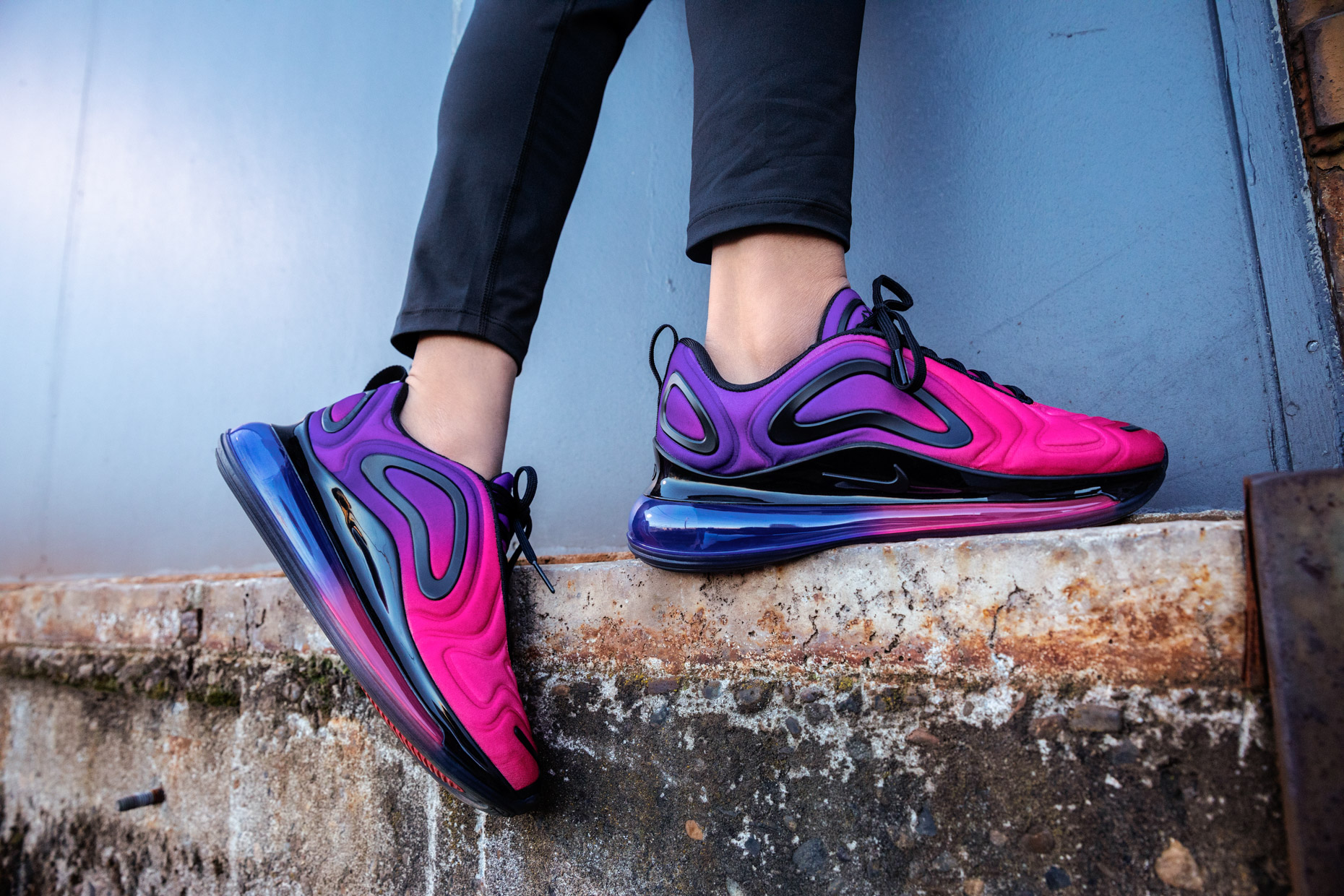 19206-01_Nike_NADBD_AM720_Womens_AR9293-500_2196_full